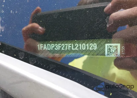 2015 Ford Focus Se z USA, uszkodzony, nr VIN 1FADP3F27FL210129